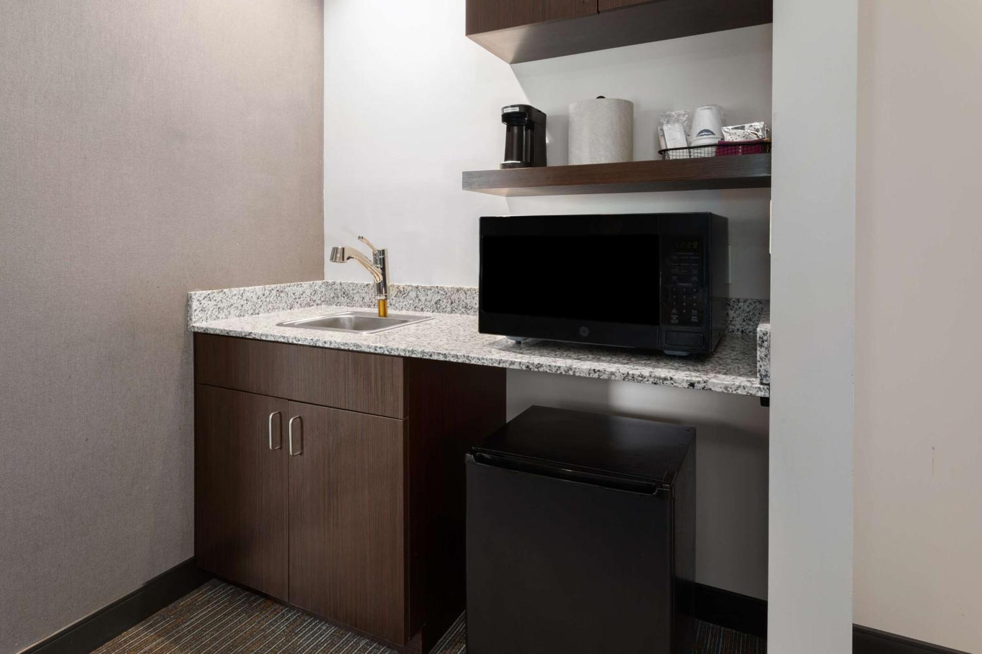 Hampton Inn By Hilton Nashville Airport Century Place Εξωτερικό φωτογραφία